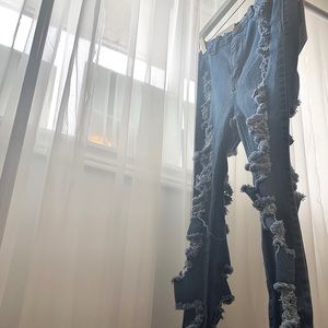Fashion nova ripped ladies jeans